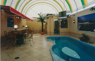 Illustration for article titled Inside Japan's Pleasure Hotels